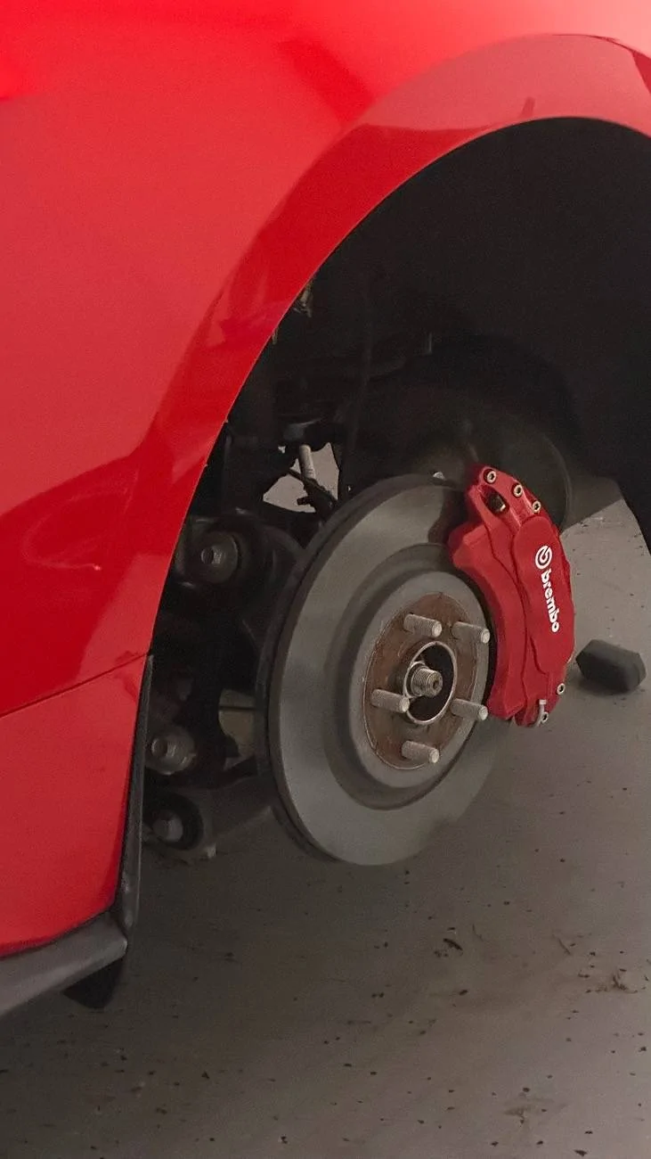 S650 Mustang AOOA brake caliper covers installed IMG_7005