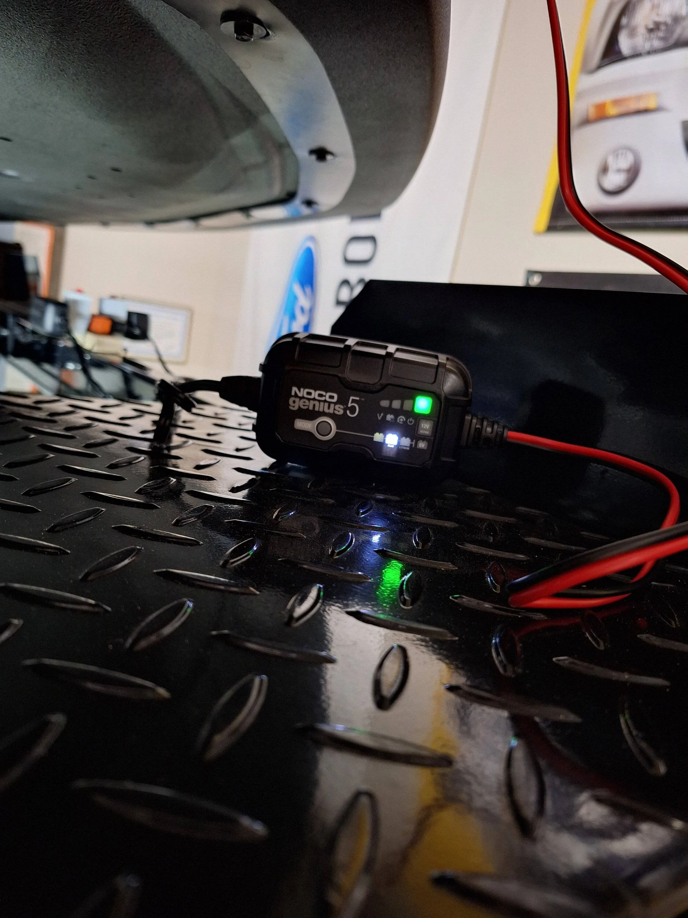 S650 Mustang LED light Install on 4 post Lift 20241230_172002