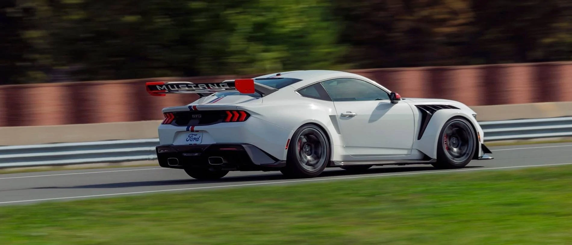 S650 Mustang 2025 Ford Mustang GTD Spirit of America Special Edition Debuts image8
