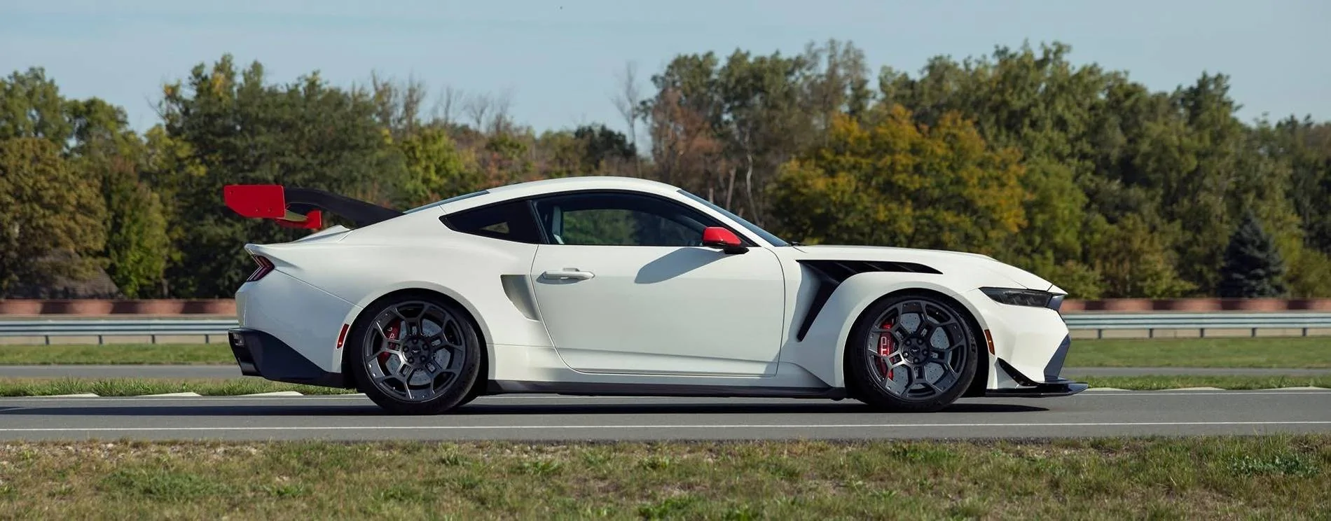 S650 Mustang 2025 Ford Mustang GTD Spirit of America Special Edition Debuts image9