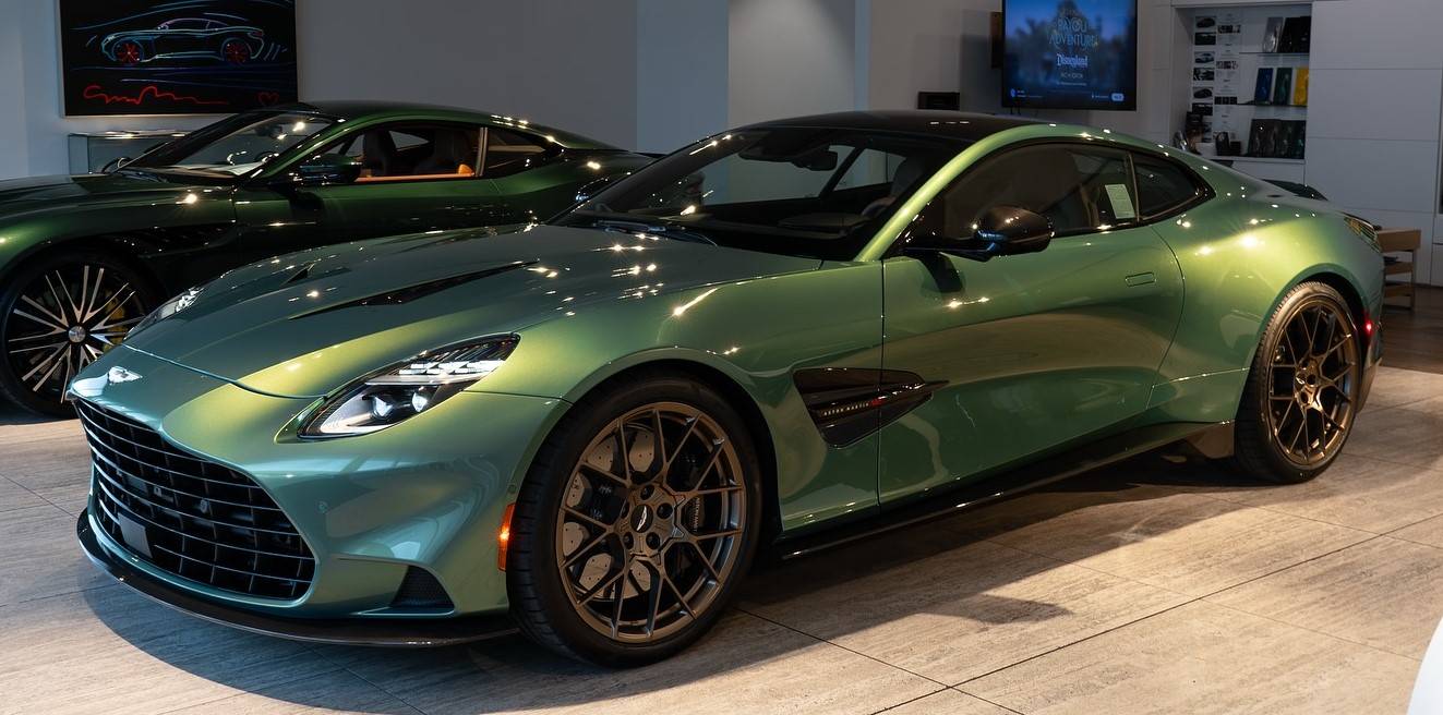 S650 Mustang Aston Martin Vanquish Vanquish 3 Green 10