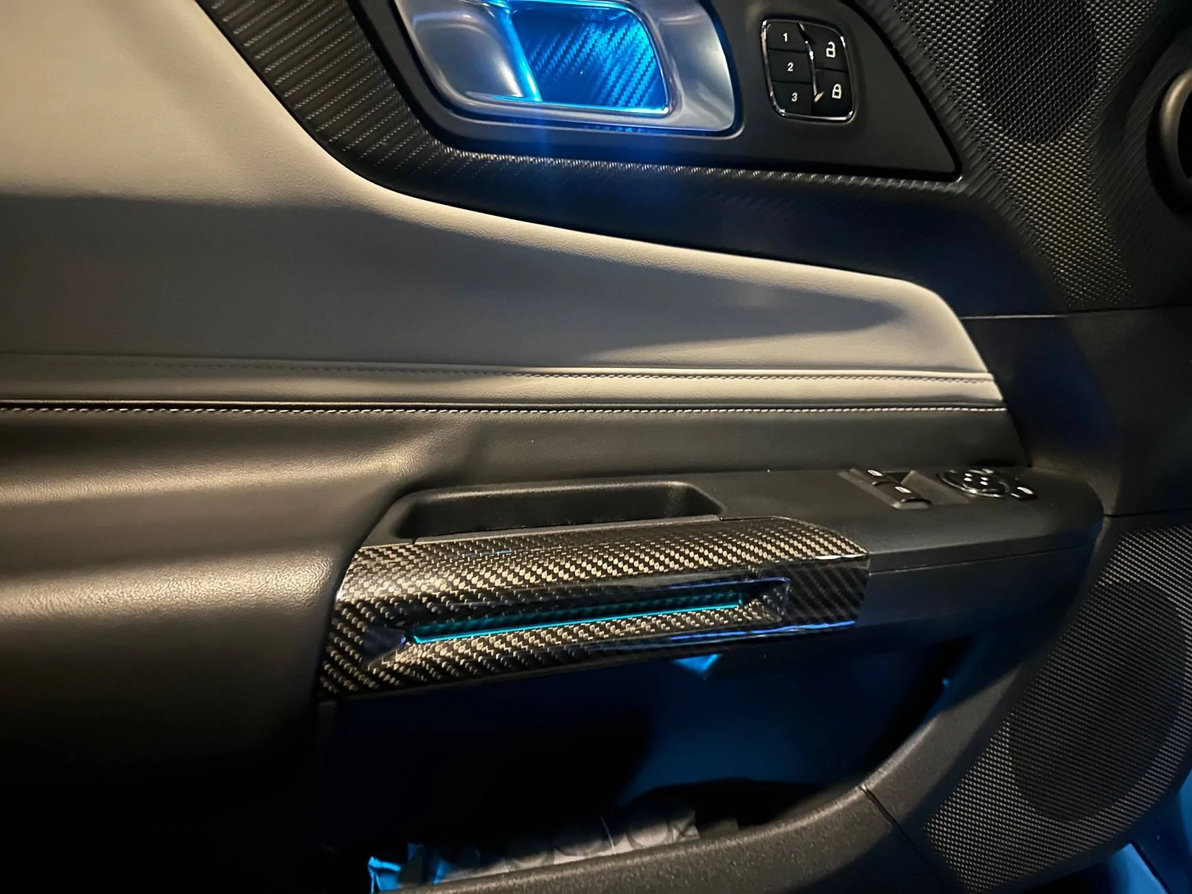 S650 Mustang Fix cracking wheel trim and carbon fiber, interior add-ons IMG_5121
