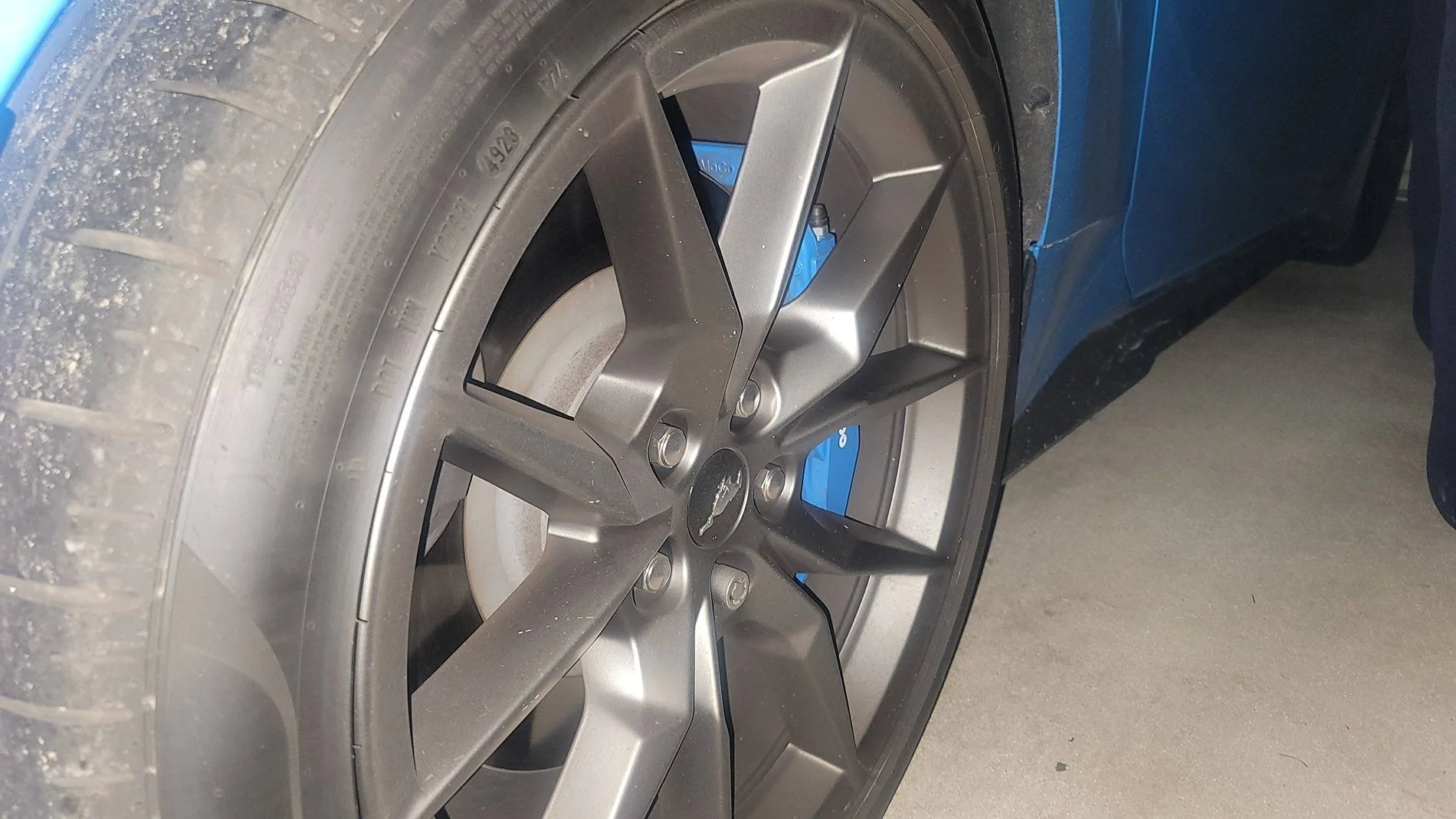 S650 Mustang Do these rear DH wheel locks look right to you? 20250121_114151