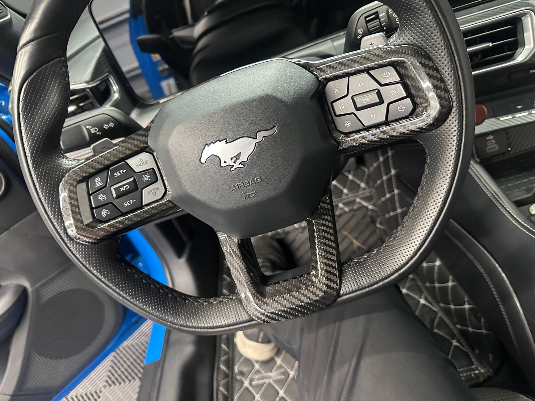 S650 Mustang Steering wheel plastic cracking IMG_5102
