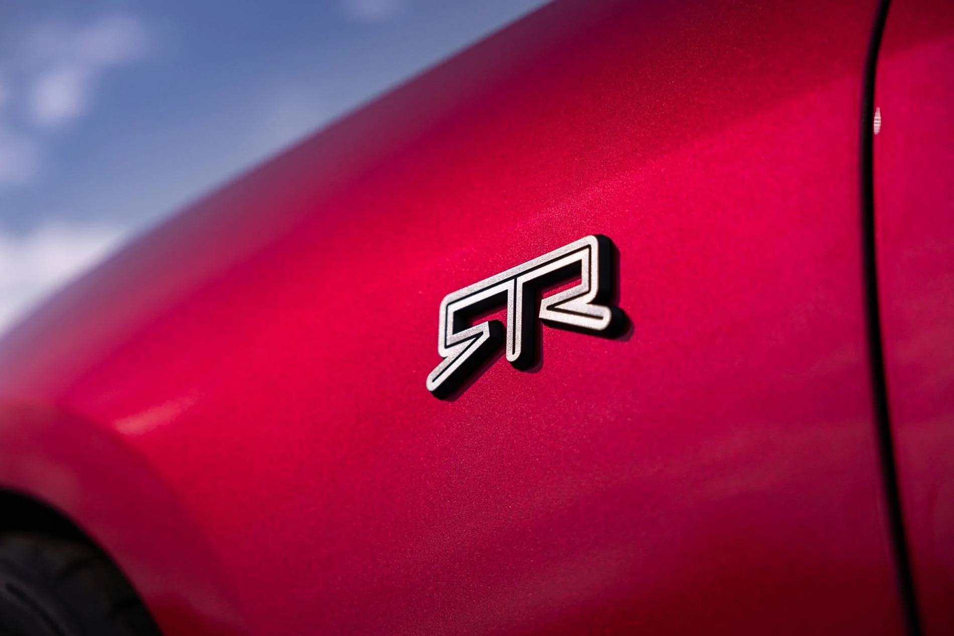 S650 Mustang FIRST Molten Magenta Metallic 2025 Mustang RTR! JCOL1543