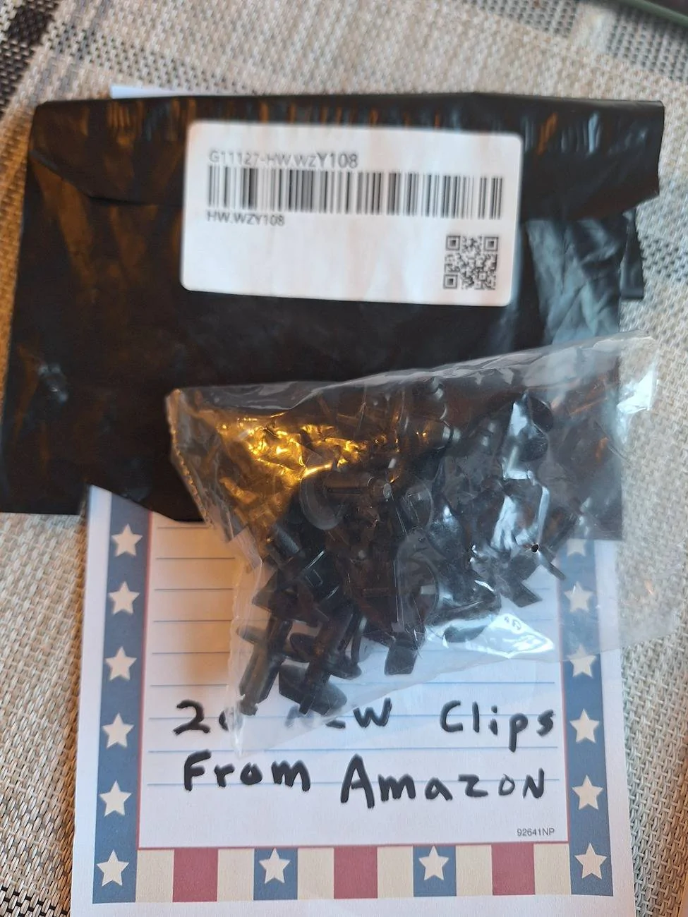 S650 Mustang Replacement Battery Cover Pin Clips 20250306_173008