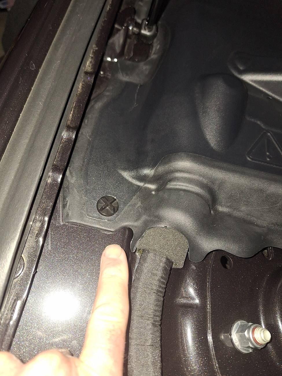 S650 Mustang Replacement Battery Cover Pin Clips 20250306_173737