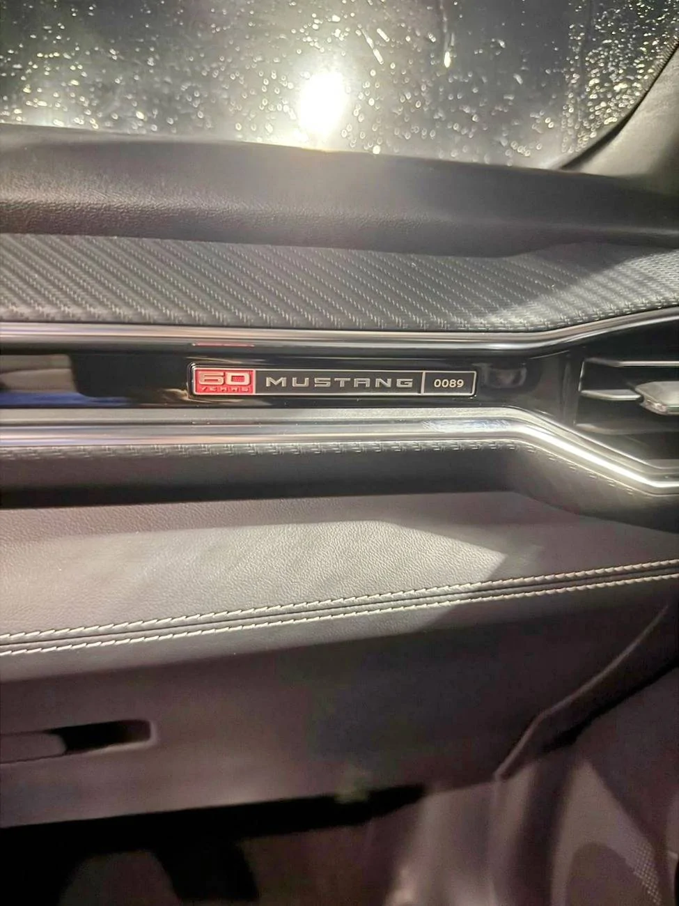 S650 Mustang 60th Anniversary Center Caps image000000(2)~2