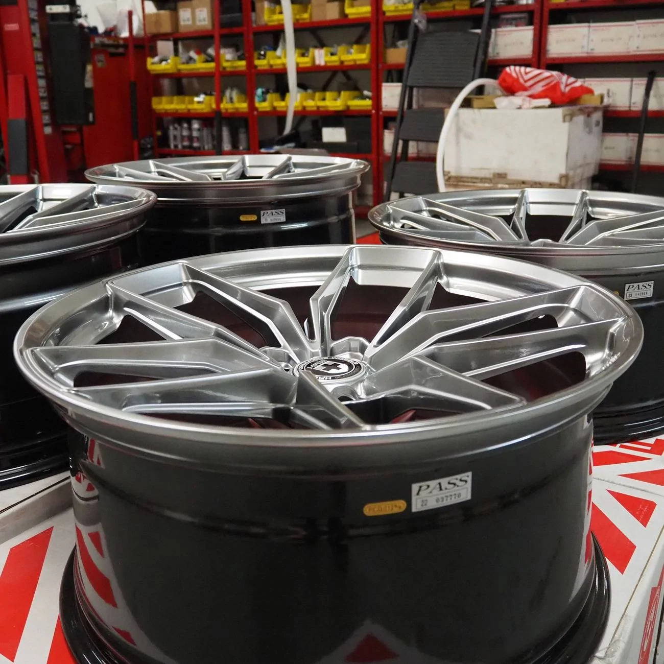 hre-ff21-liquid-metal-wheels-13.webp