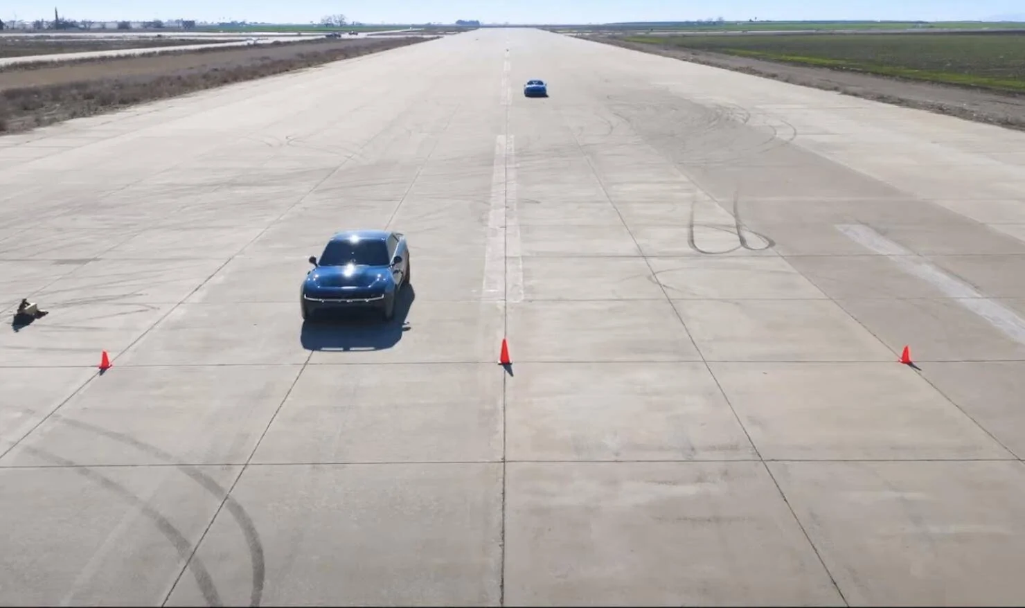 S650 Mustang EDMUNDS U-DRAGS: Ford Mustang Dark Horse vs. Dodge Charger Daytona EV UDRAG