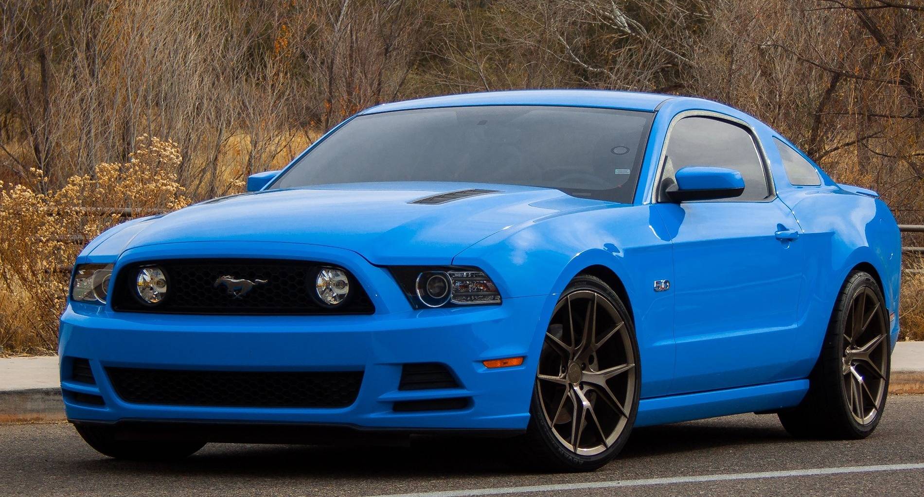 S650 Mustang Aston Martin Vanquish Grabber Blue S197 2013 1