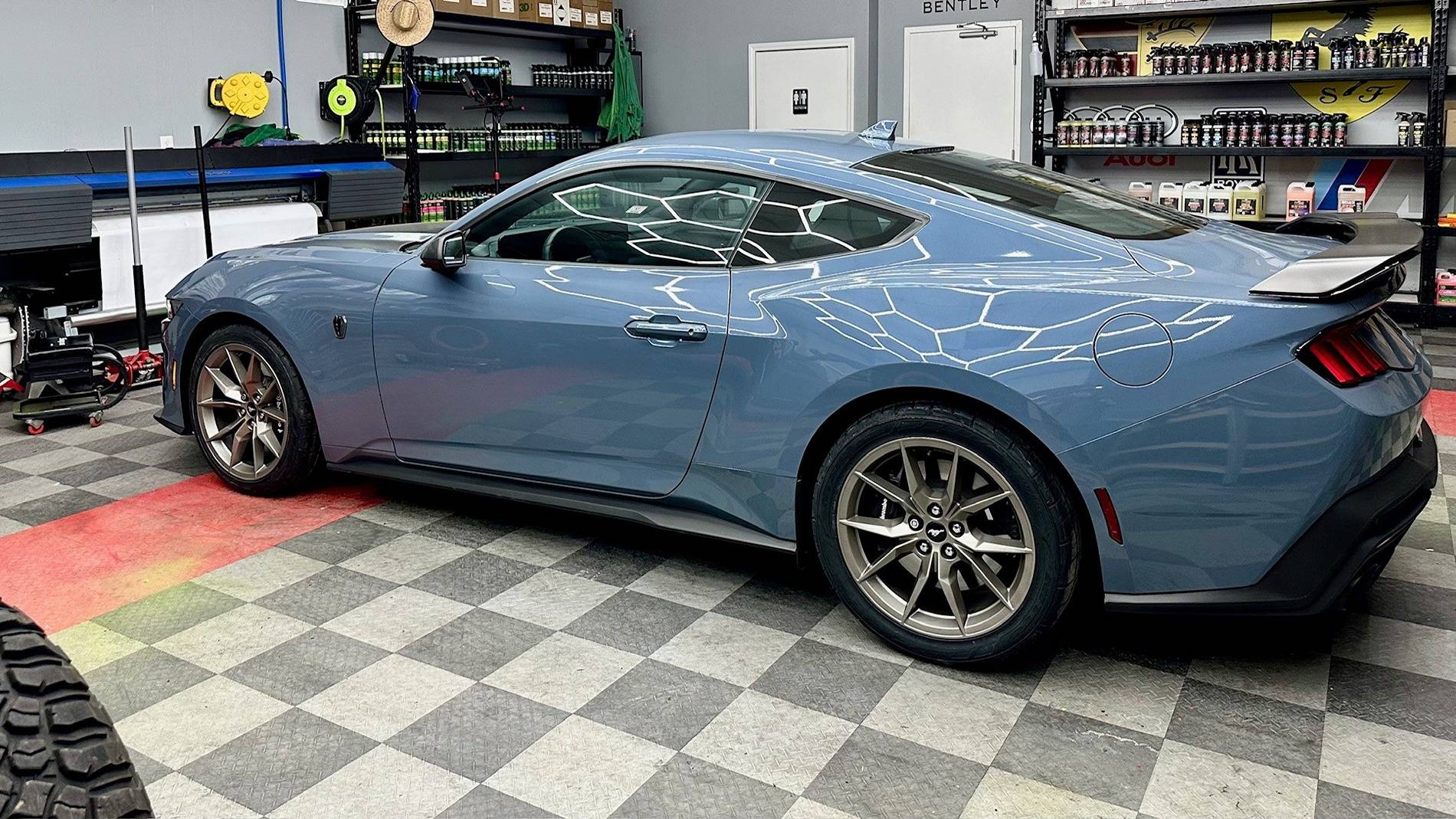 S650 Mustang Anyone have 2024 Vapor Blue NPP LMR  graphite wheels pic’s Dark Horse Mustan