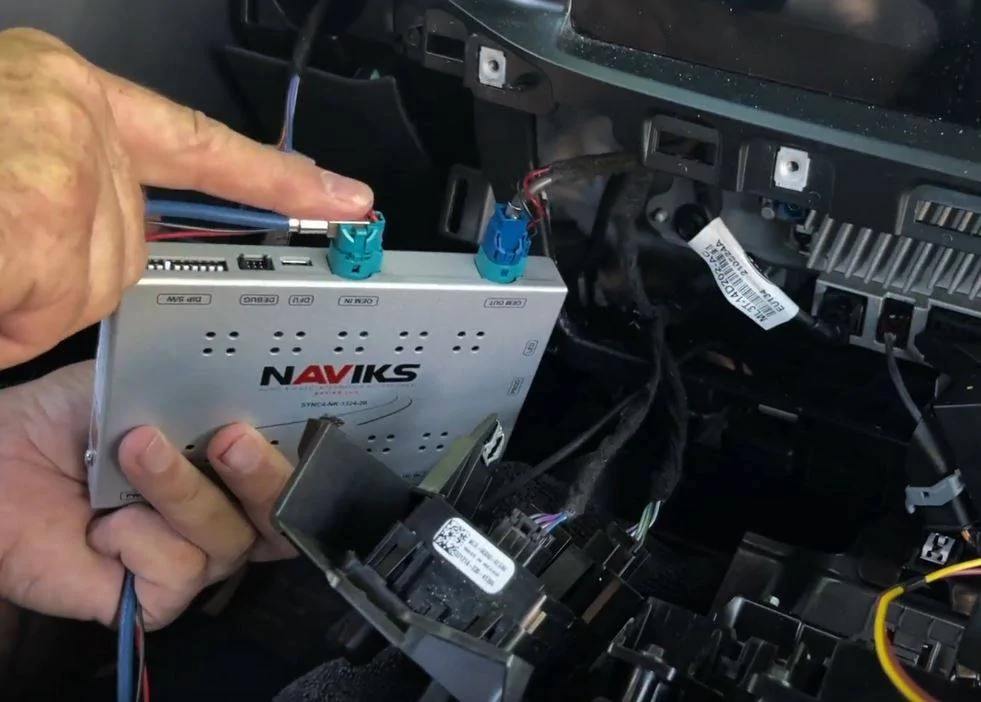 S650 Mustang Installing aftermarket Front Parking Camera? Conns