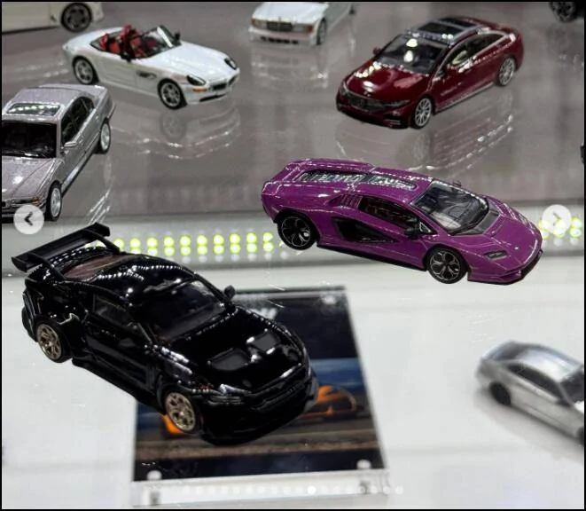 S650 Mustang First S650 2024 Ford Mustang Diecast! 1/18 Dark Horse in Carbonized Gray Screenshot 2025-04-18 105823