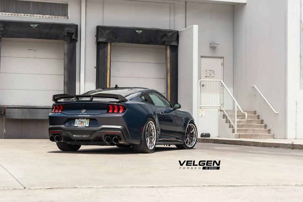 Blue Ember Metallic Darkhorse - VSL-01_6.webp