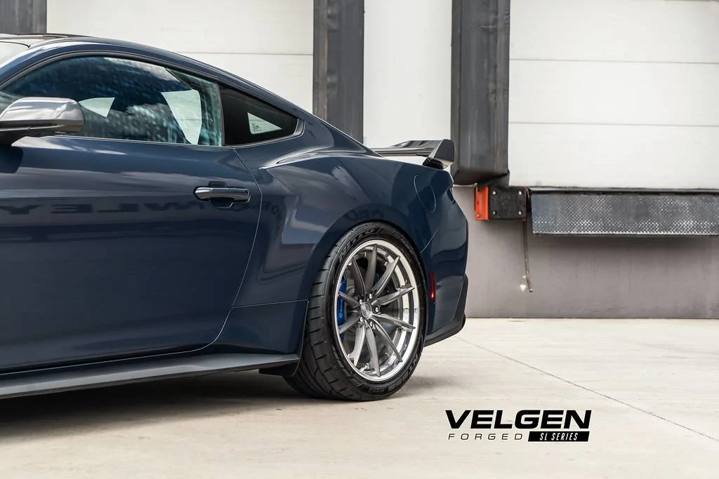 Blue Ember Metallic Darkhorse - VSL-01_7.webp
