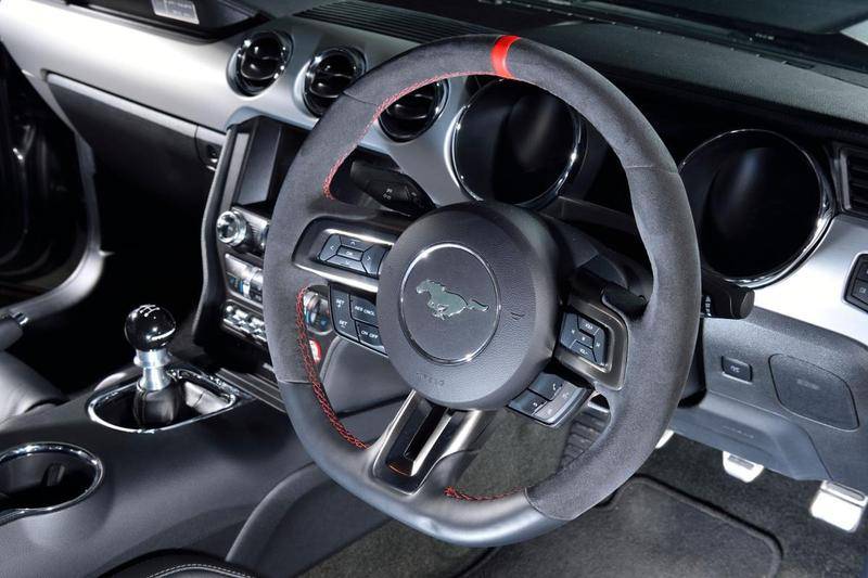 S650 Mustang Hands On The Wheel – Cleaning Your Steering Wheel gt350rsw1