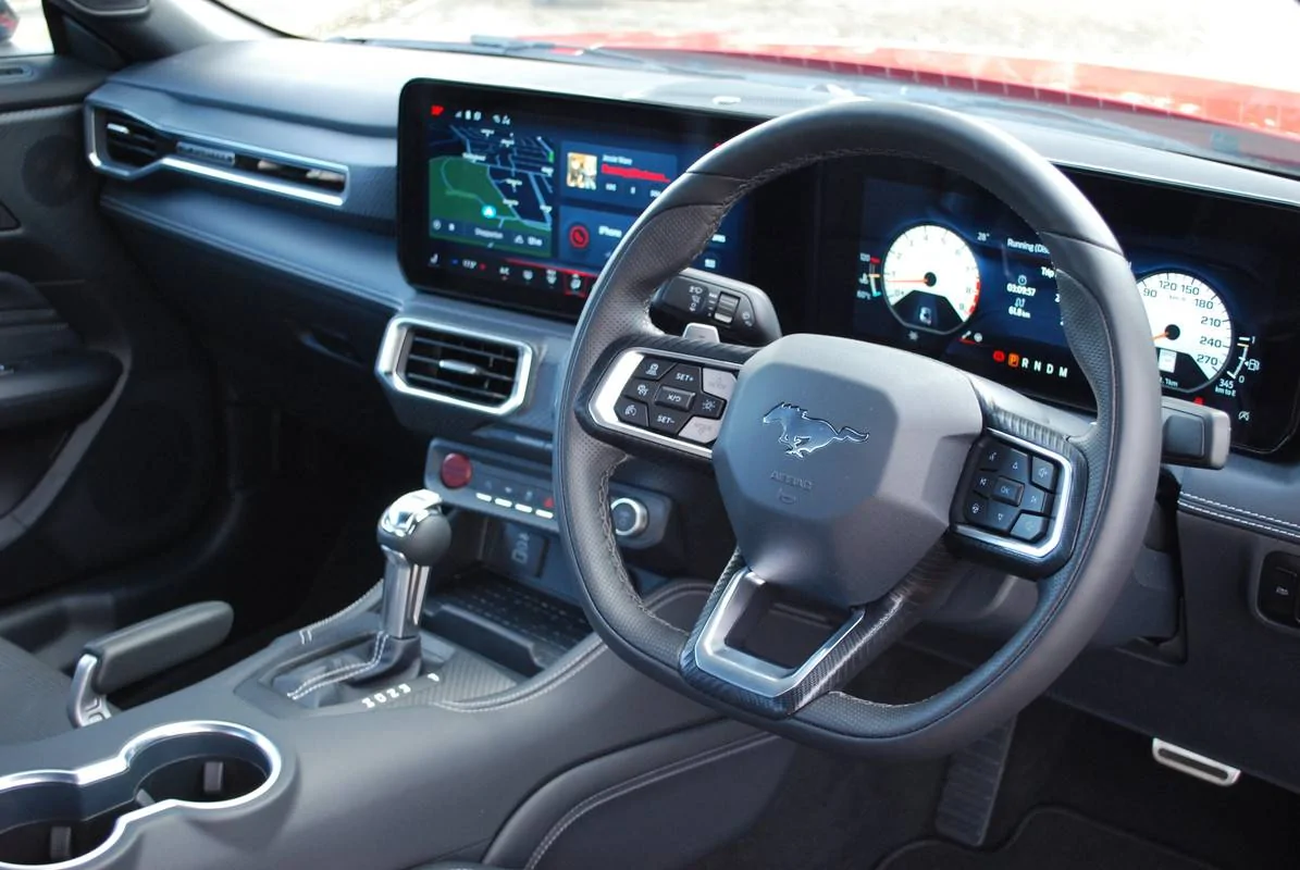 S650 Mustang Hands On The Wheel – Cleaning Your Steering Wheel dd5