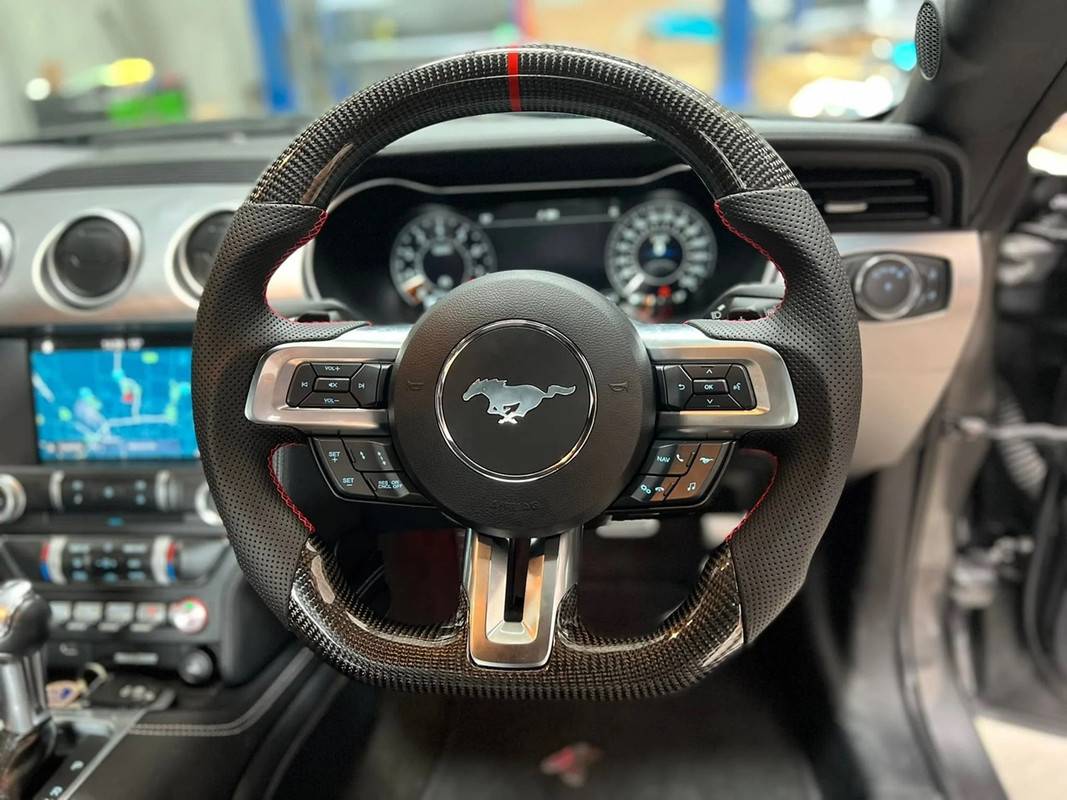 S650 Mustang Hands On The Wheel – Cleaning Your Steering Wheel cf2
