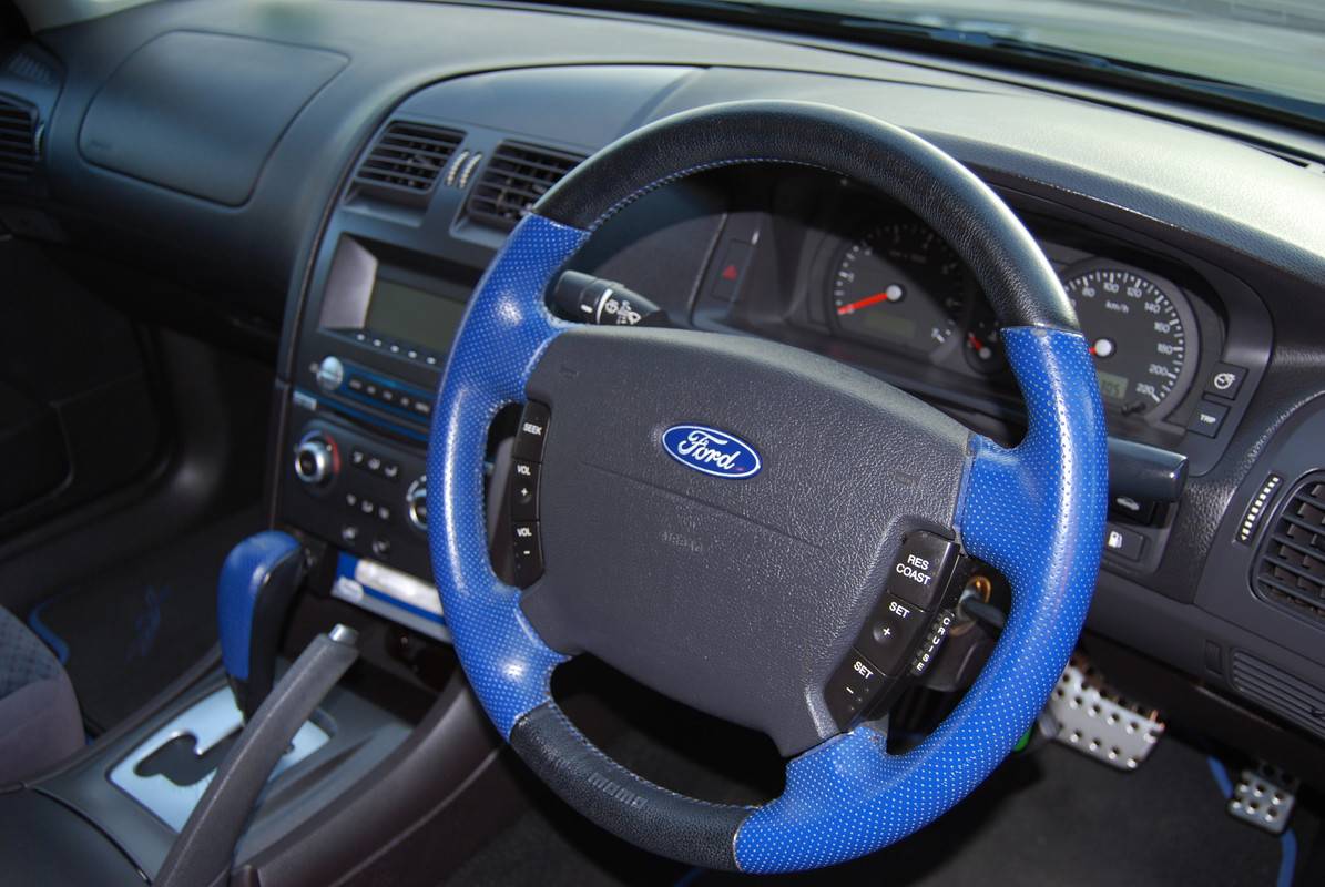 S650 Mustang Hands On The Wheel – Cleaning Your Steering Wheel baf103