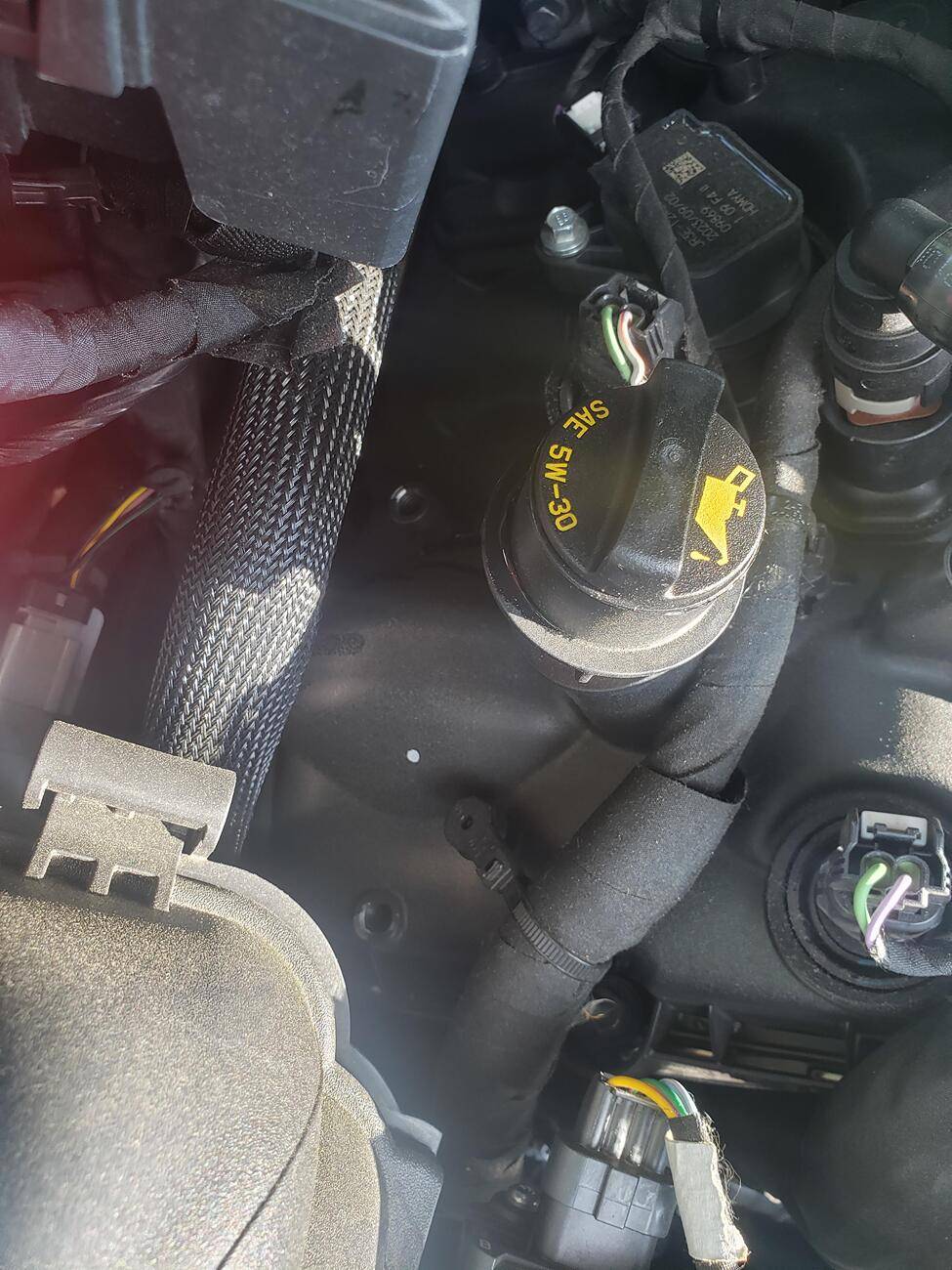 S650 Mustang Engine missing screws on the passenger side right below where you put oil in (Picture included) 1752546911498-qt