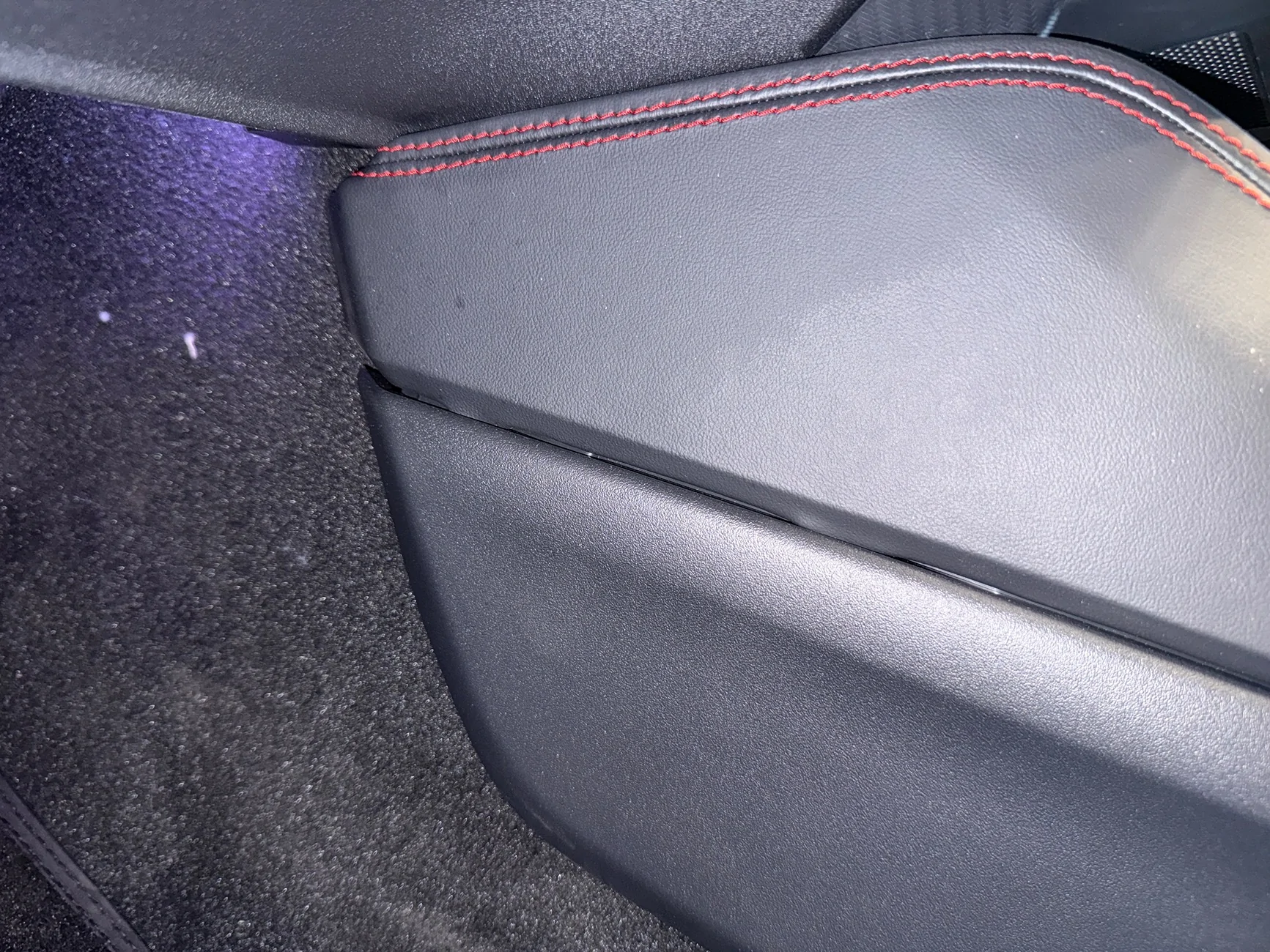 S650 Mustang Center Console Knee Bolsters No Longer Stitched with 401A? IMG_6707