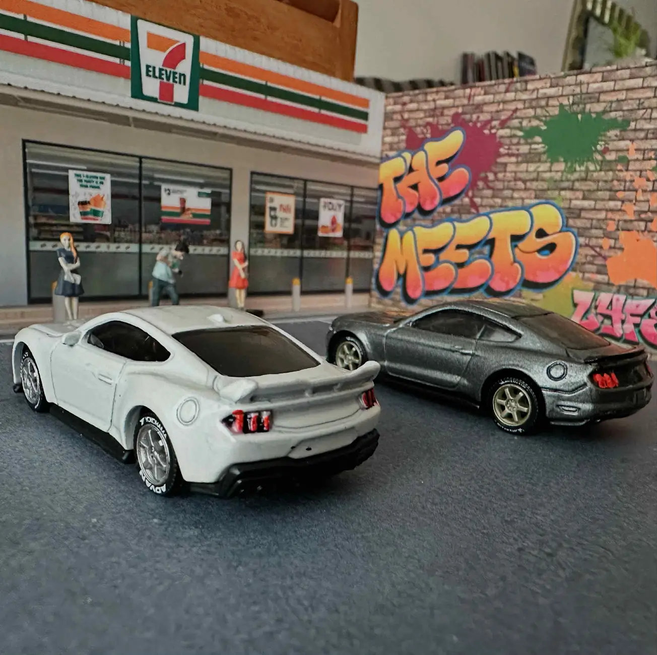 S650 Mustang First S650 2024 Ford Mustang Diecast! 1/18 Dark Horse in Carbonized Gray 1754762368672-r