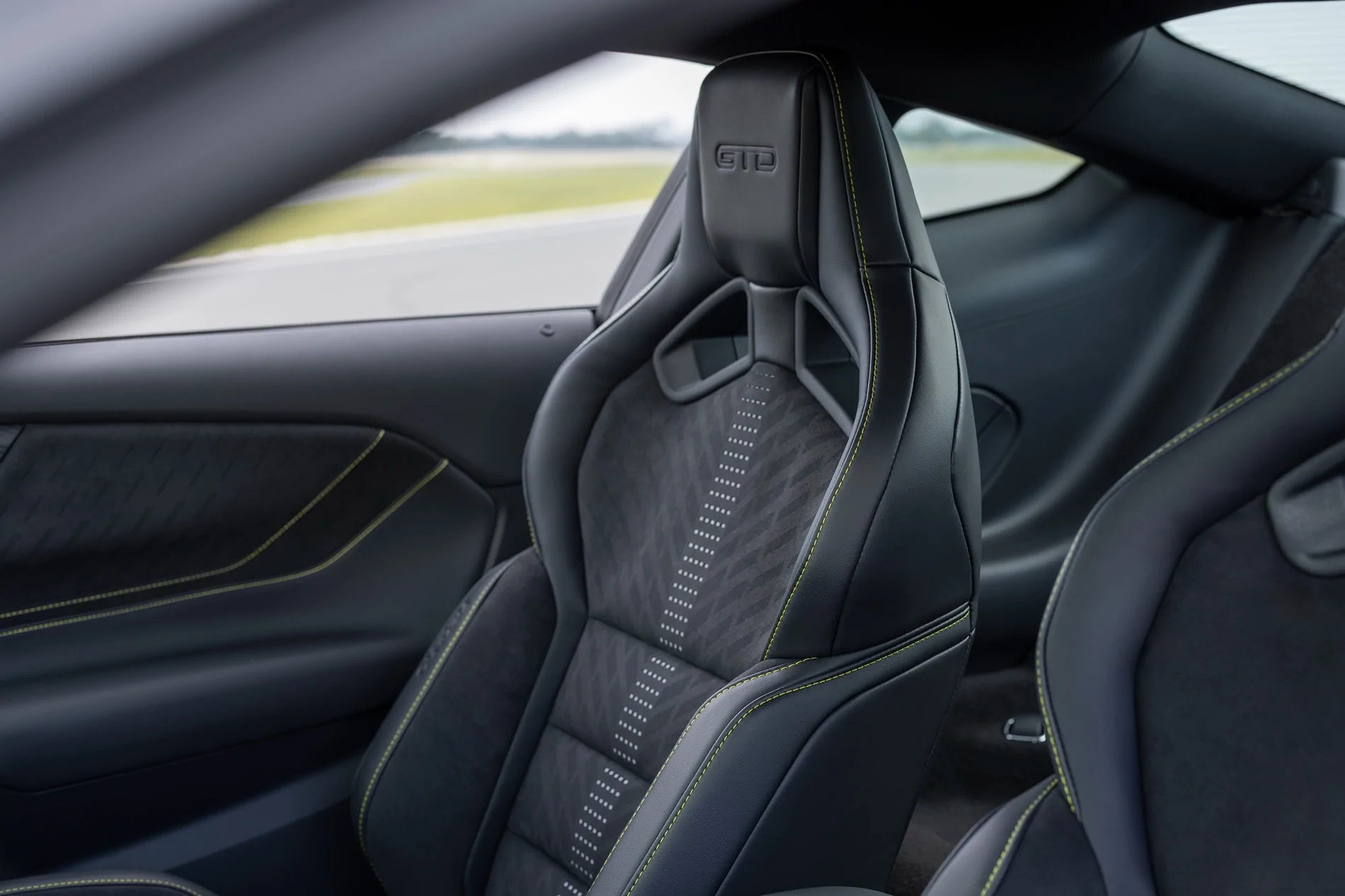 S650 Mustang Mustang GTD Liquid Carbon Trim Revealed _R7A1292-1_V2_3714
