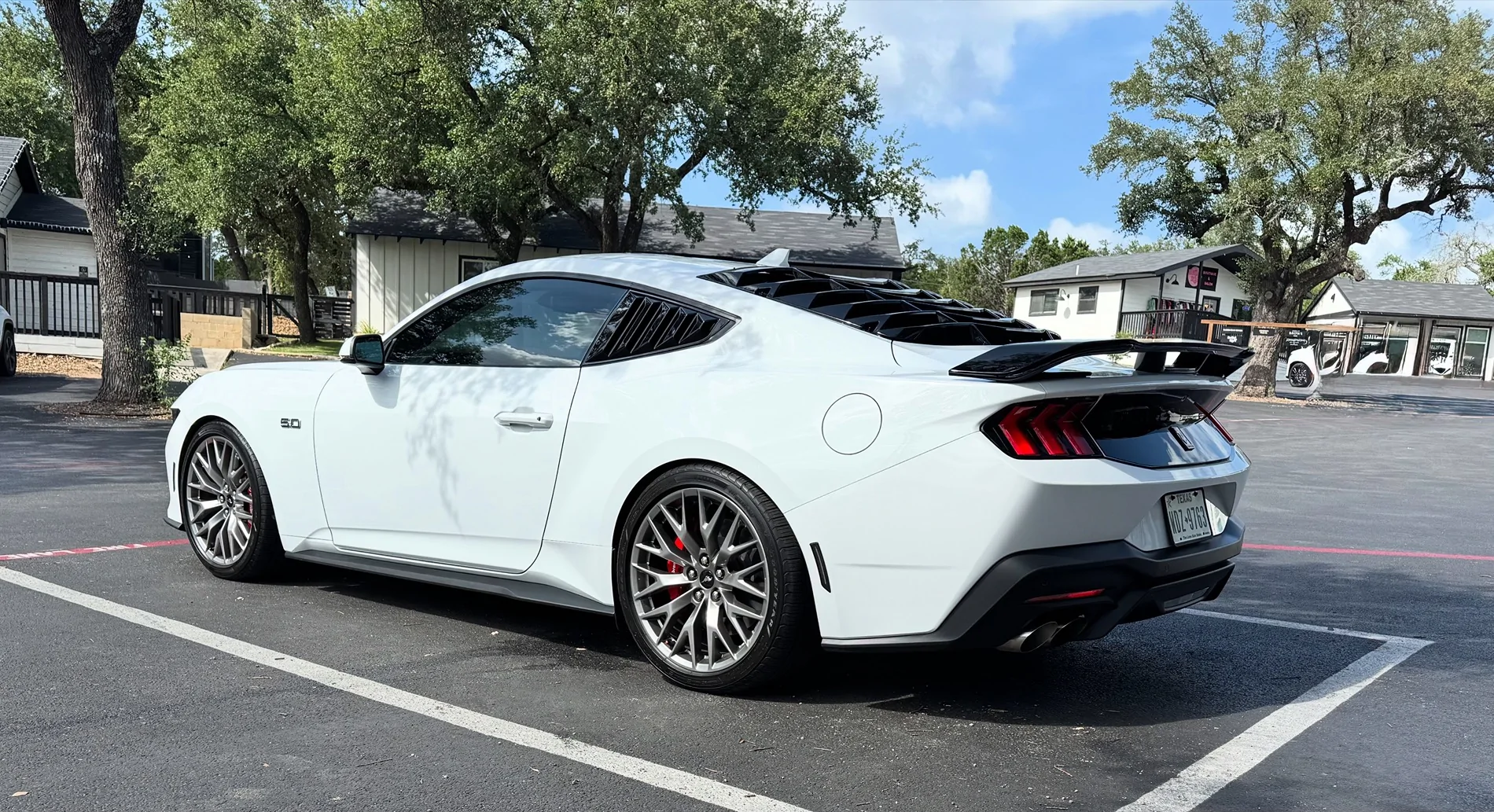 S650 Mustang Stuck between White or Silver 2EE90355-E03C-4C37-9606-259B540DC2A2