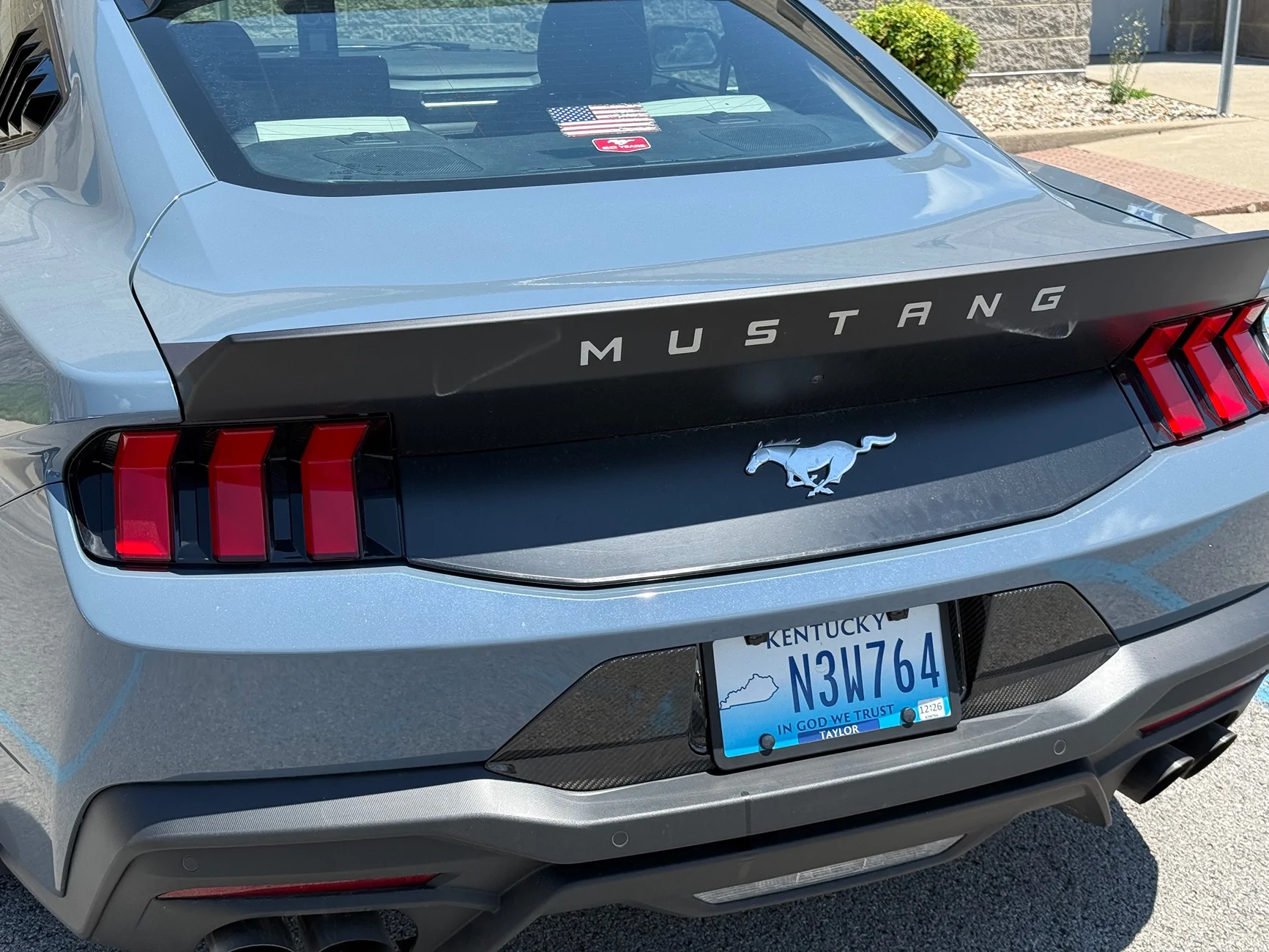 S650 Mustang Show me your spoiler! IMG_9386