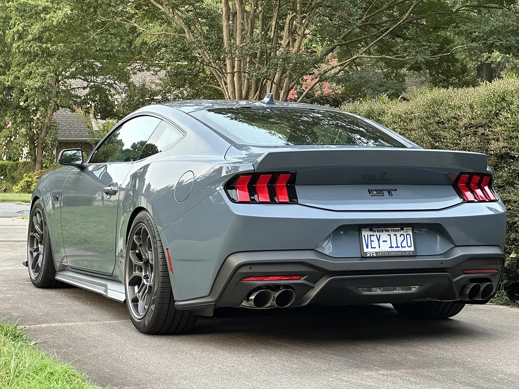 S650 Mustang Show me your spoiler! 54642947729_680766b86a_