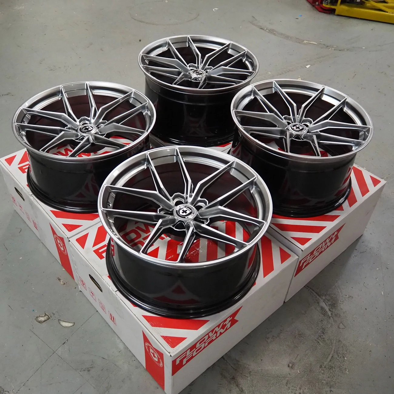 hre-ff21-liquid-metal-wheels-3.webp