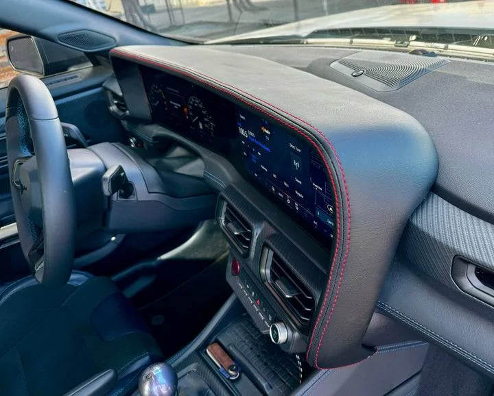 S650 Mustang Display screen visor IMG_7386