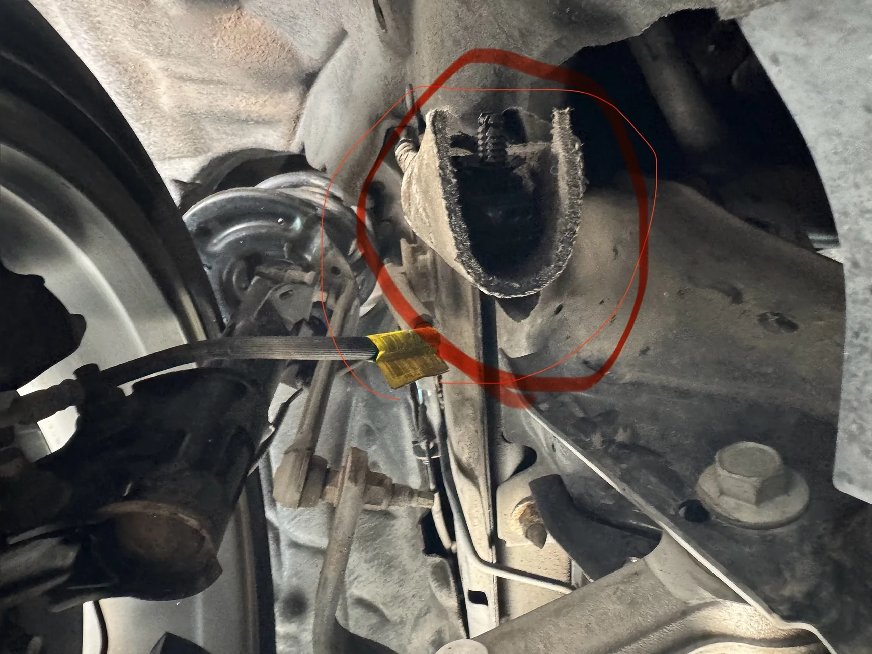 S650 Mustang Front driver side wheel well - loose hanging wire connector IMG_6261
