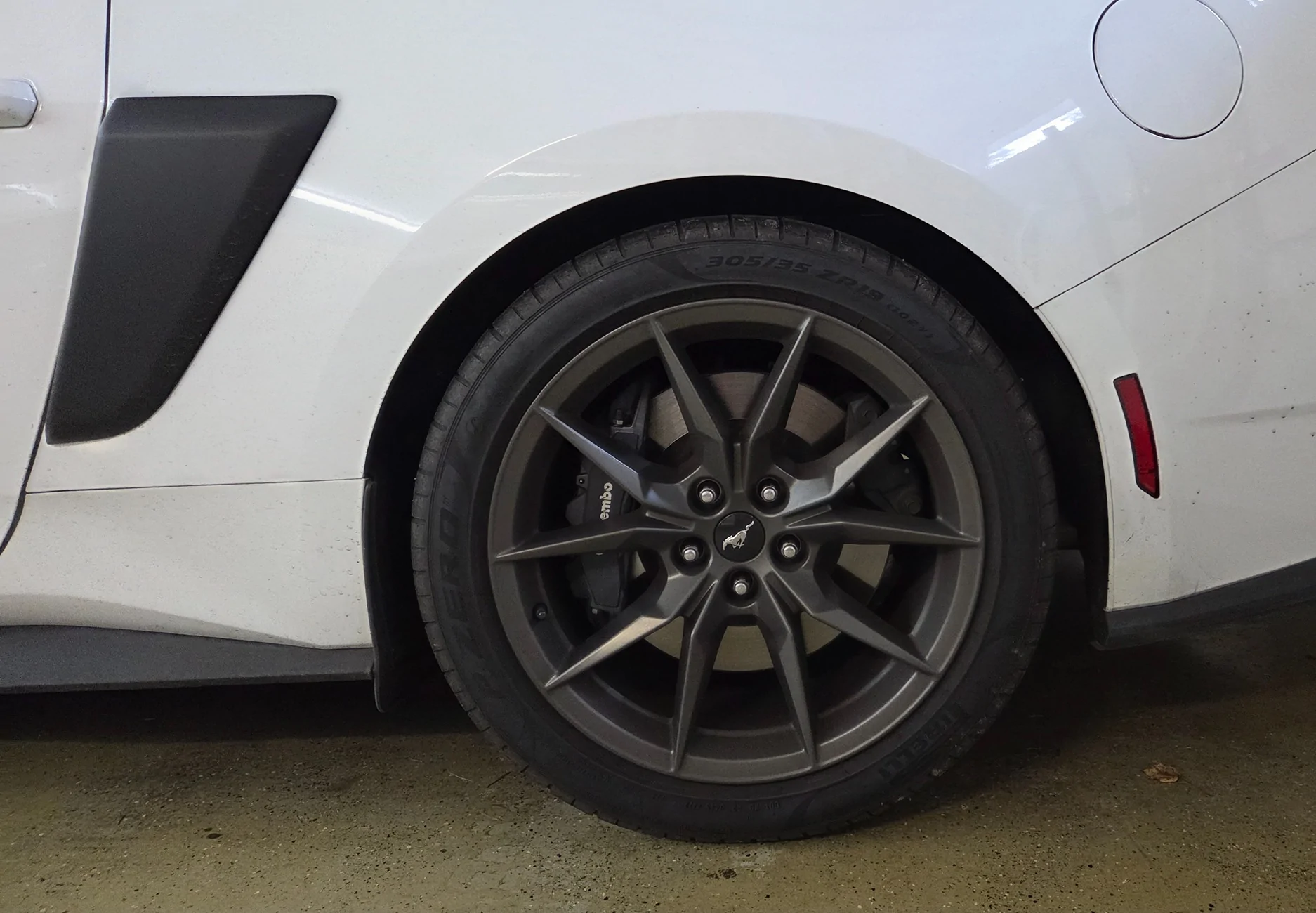 S650 Mustang dark horse 19x9.5 Front, 19x10 max tire size? 20250923_082519