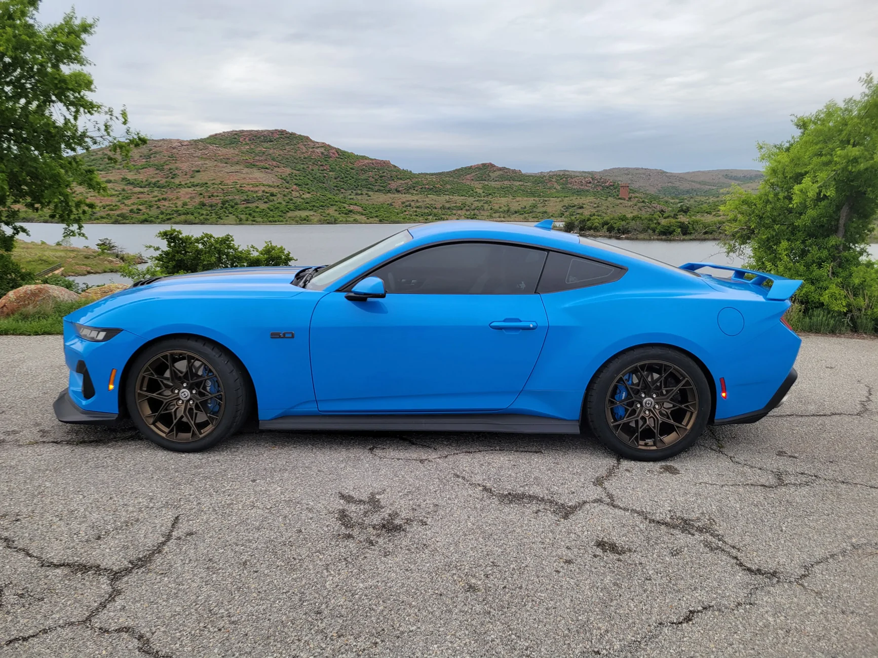 S650 Mustang 2024 Atlas Blue Mustang GT On SVE CFX Wheels 20240420_191218
