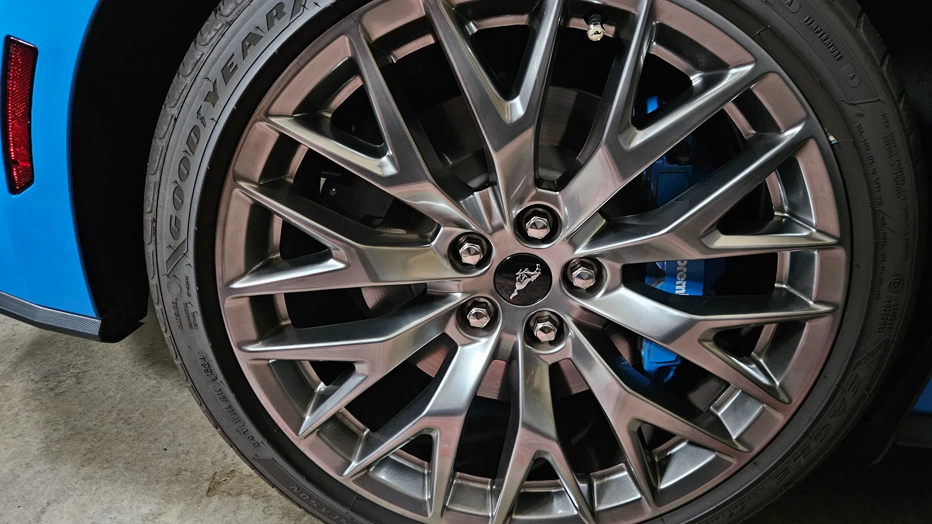 S650 Mustang Dual rear calipers? I’m a moron 20251012_141442
