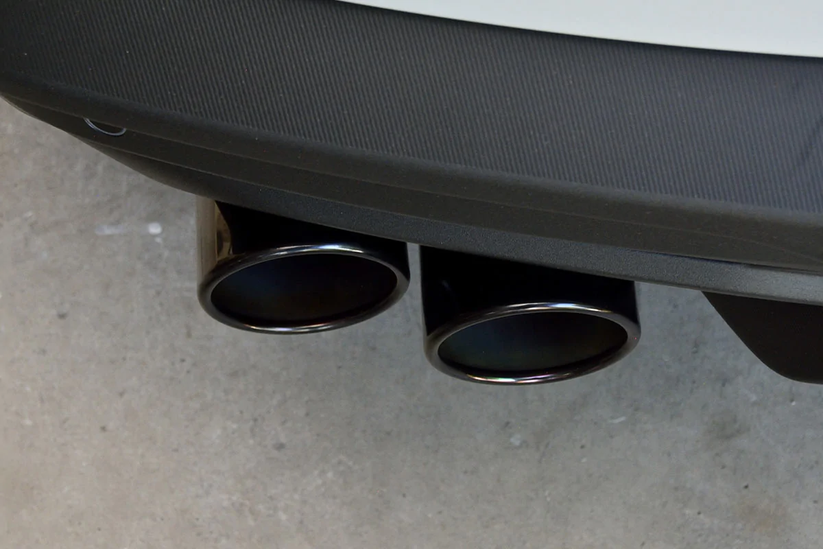S650 Mustang Cut my hand on active valve exhaust tips. _DSC2172_1200