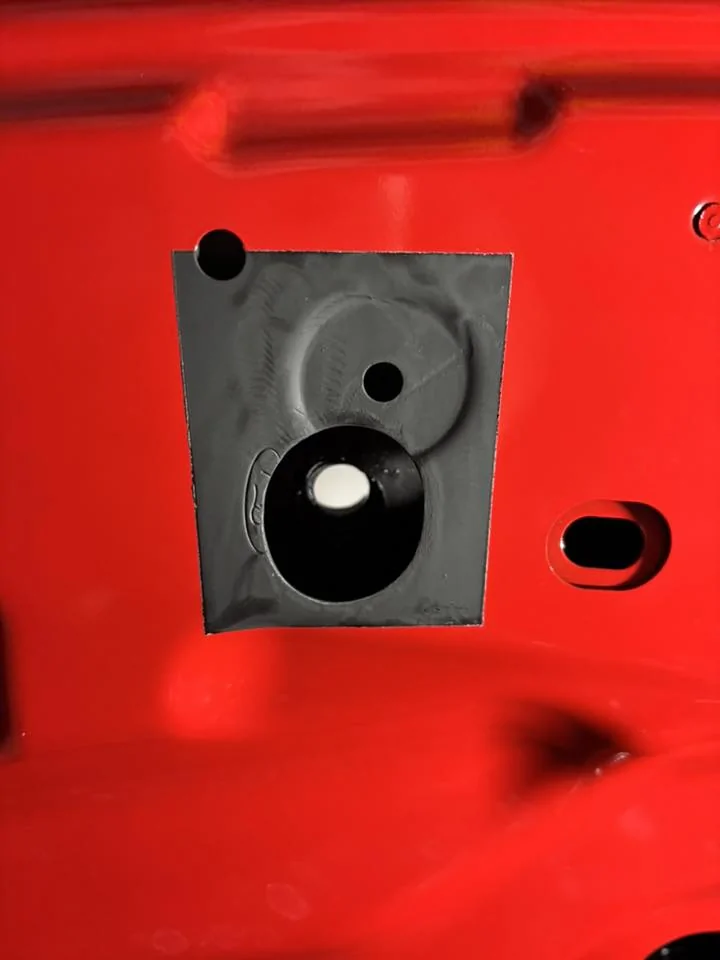 S650 Mustang Hood pin location 490293893_10162965670032429_5041918822572472196_n