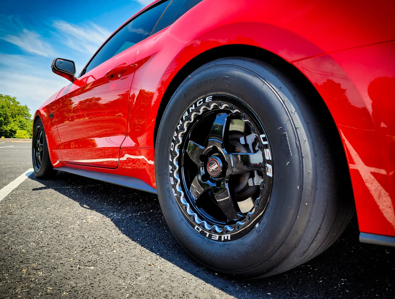 S550_Red_Mustang_All_Black_Beadlock_Ventura_Wheels_Front_Runners_2__12361 (1).webp