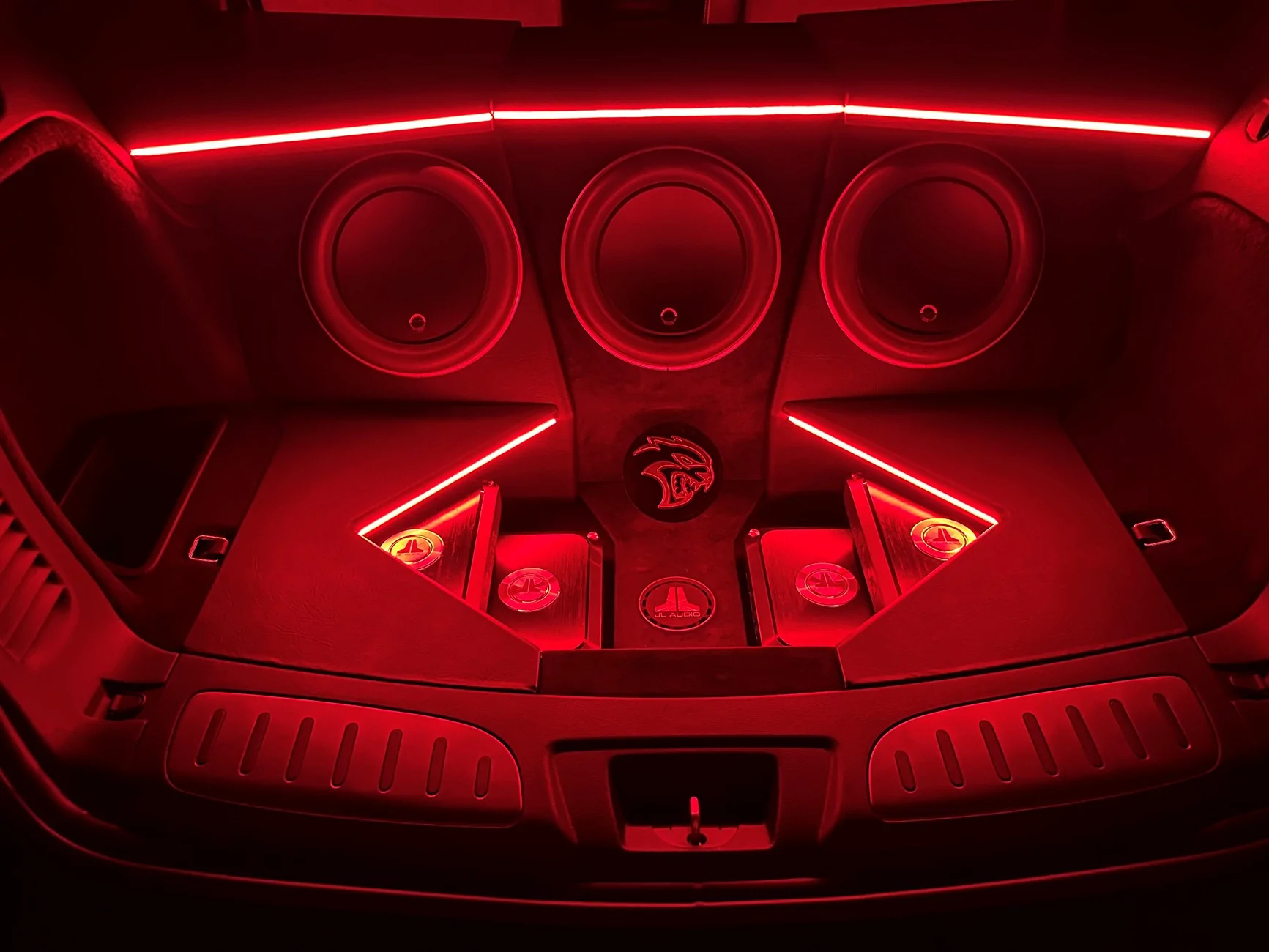 S650 Mustang 2025 DH with B&O - not loud enough Hellcat trunk