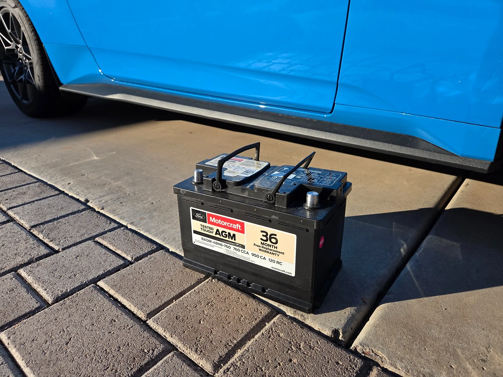 S650 Mustang Battery replacement by Ford Mobile Service. 16437