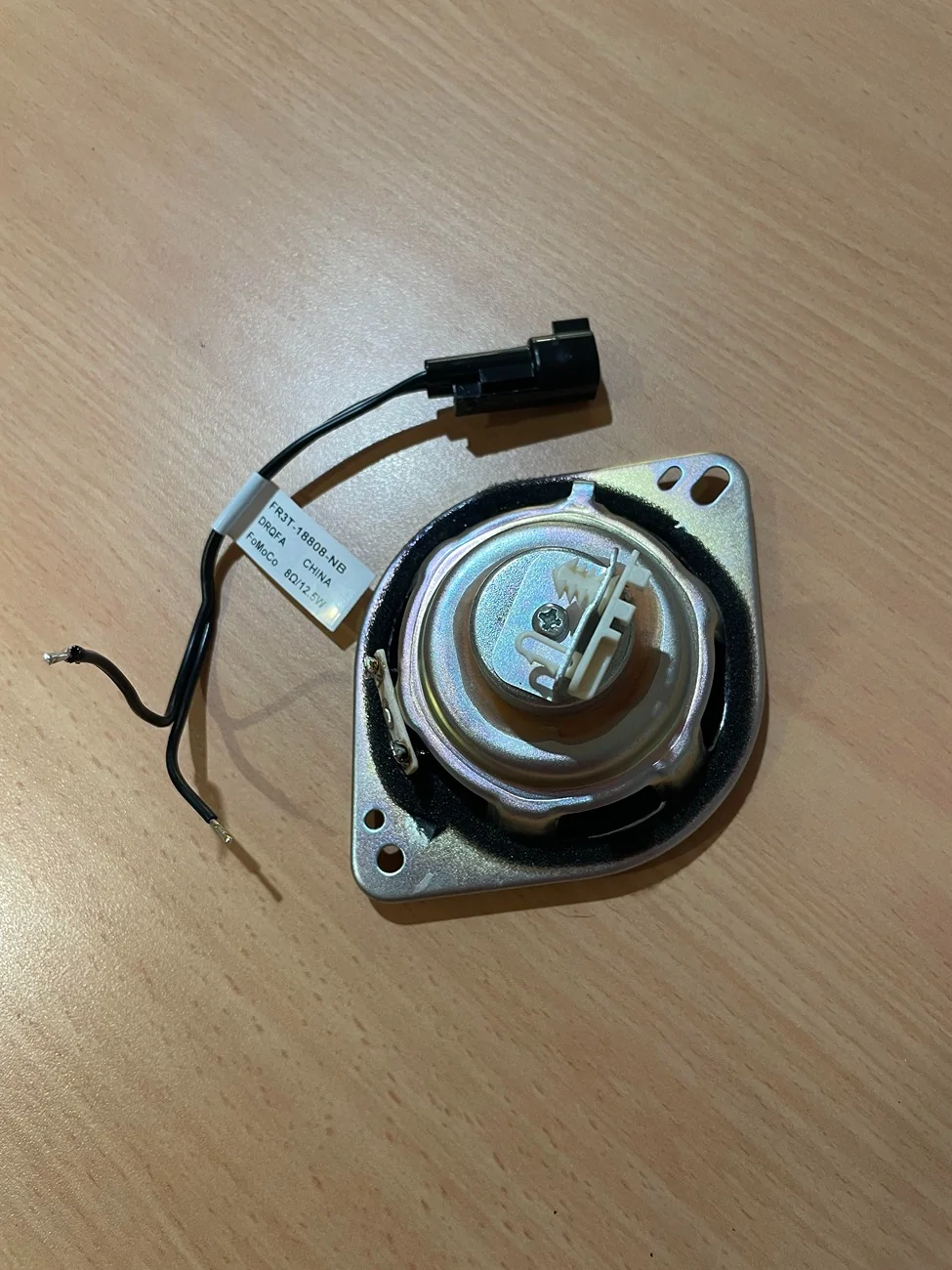 S650 Mustang Mustang Dark Horse Bang and Olufsen Sound System. OEM center dash speker