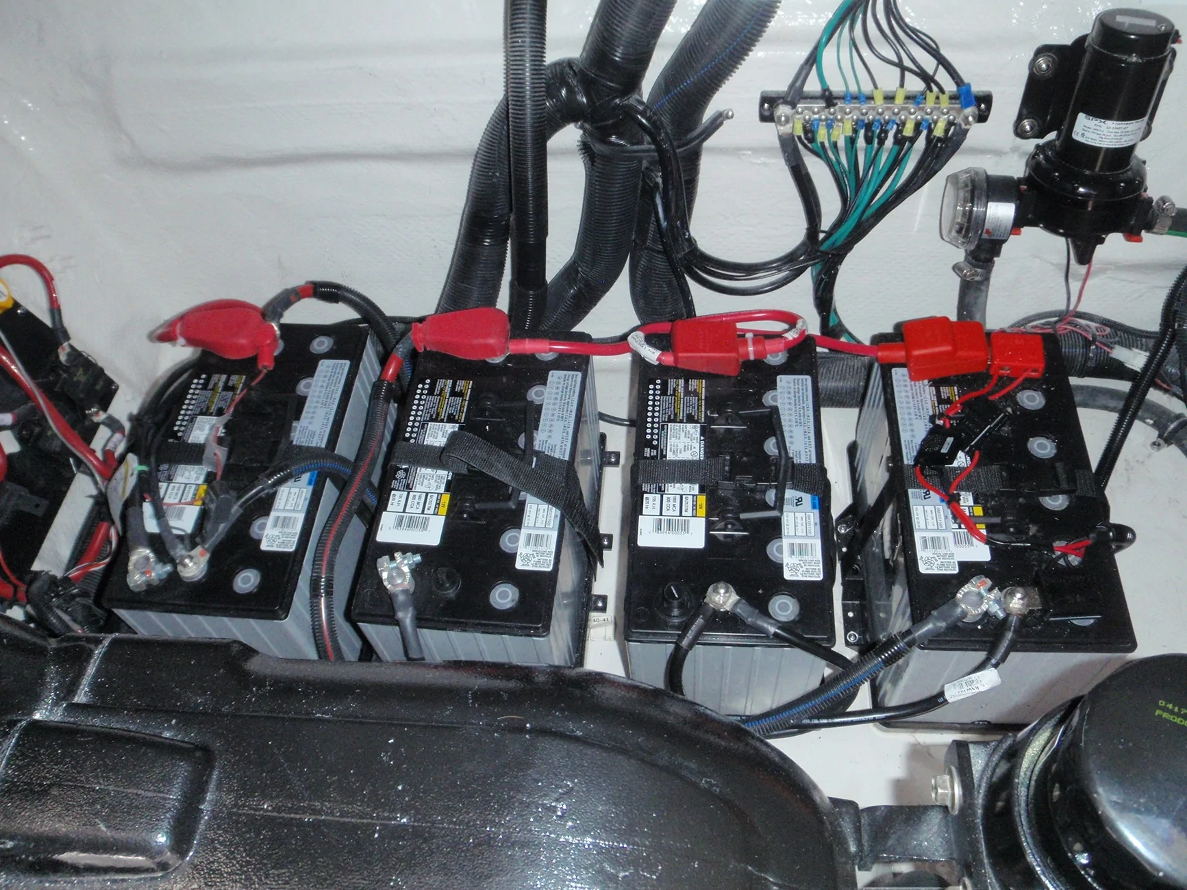 S650 Mustang Battery replacement by Ford Mobile Service. P5210652