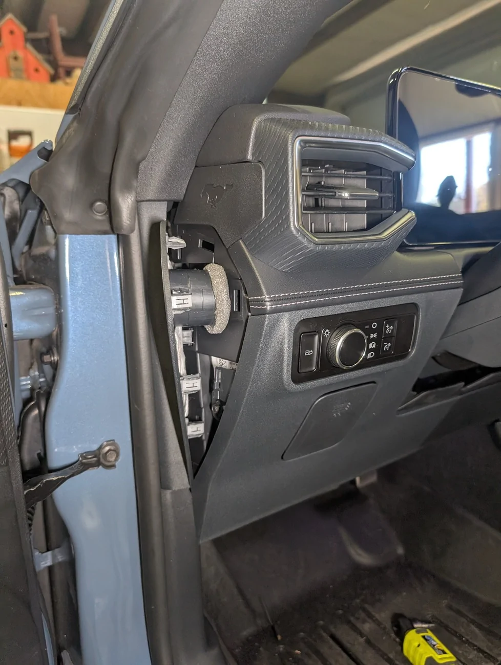 S650 Mustang Sunglasses holder installed below lights PXL_20251214_172046565