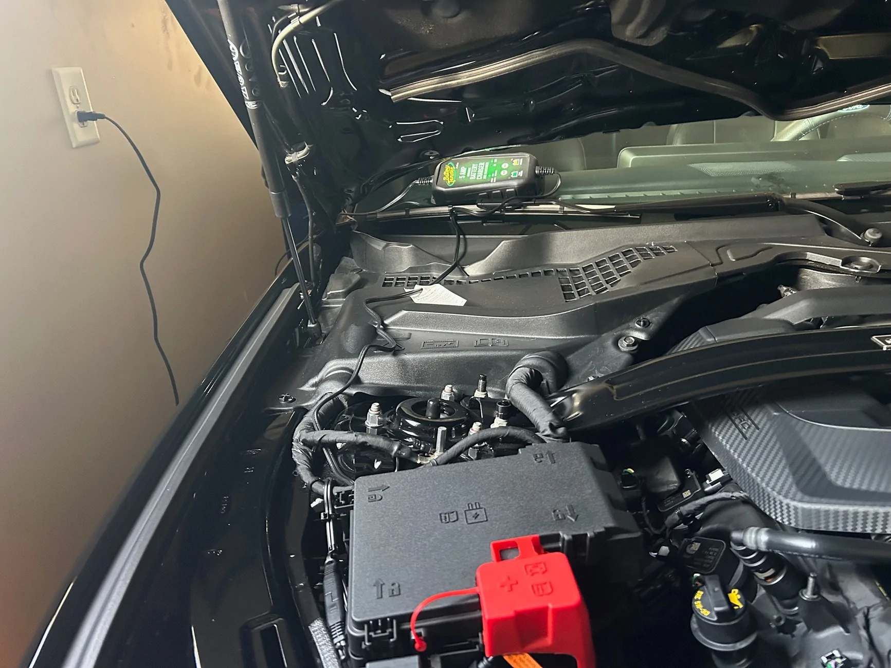 S650 Mustang Battery Tender / Trickle Charger Installed IMG_9093 (002)