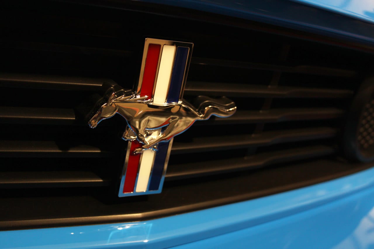 S650 Mustang Ford to reveal all-new road-going race car on January 15... GT500 successor?! 2012-ford-mustang-boss-302-laguna-seca0010-