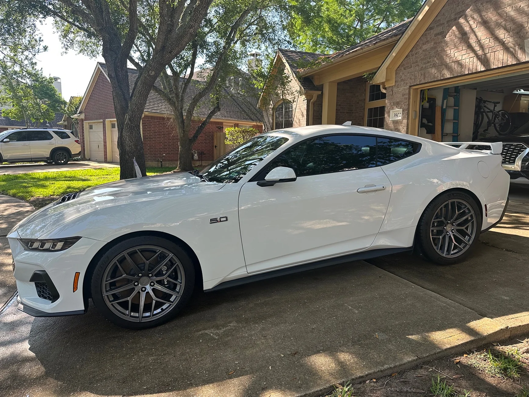 S650 Mustang 20's on stock magnaride suspension IMG_3725