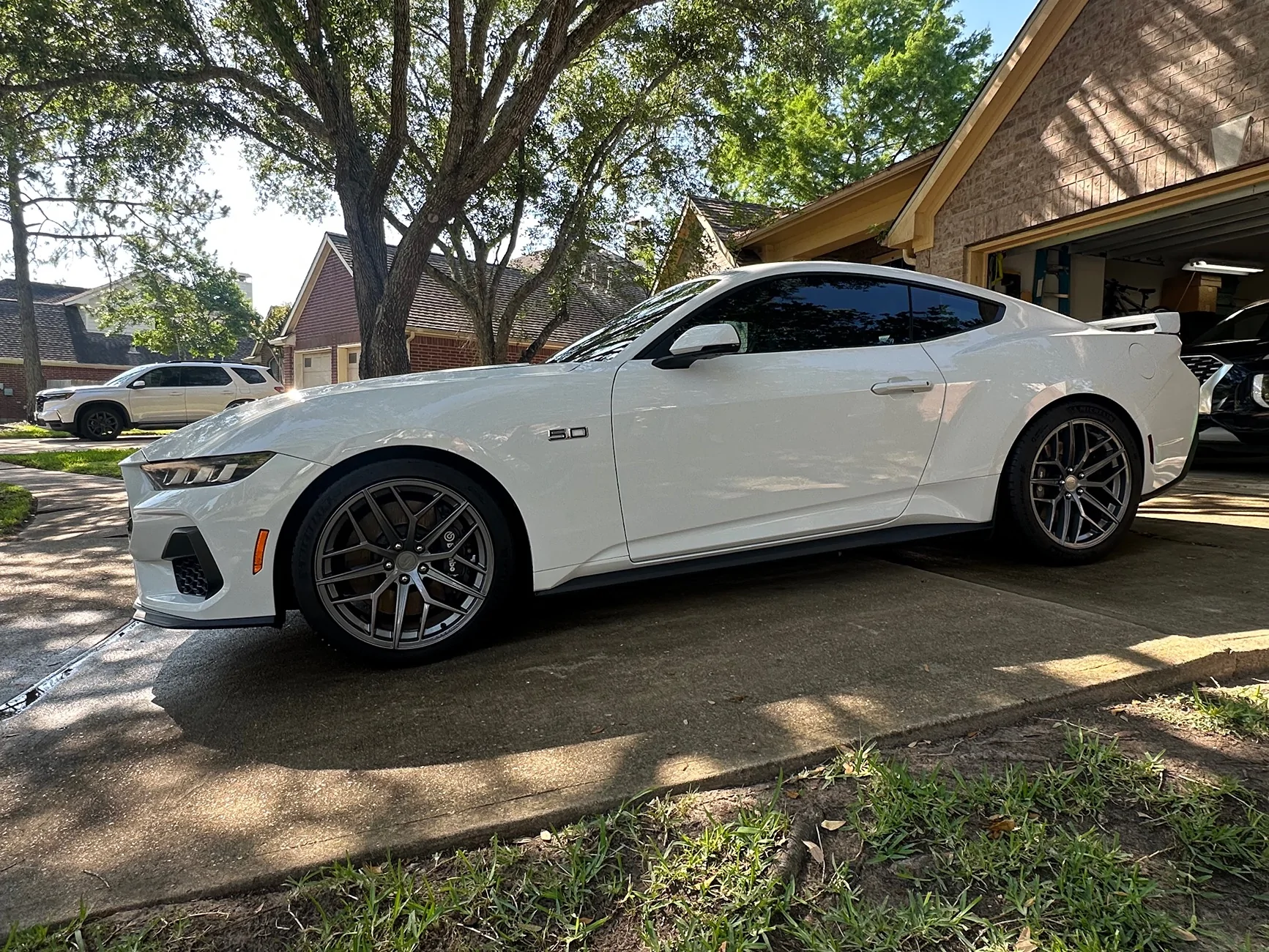 S650 Mustang 20's on stock magnaride suspension IMG_3726