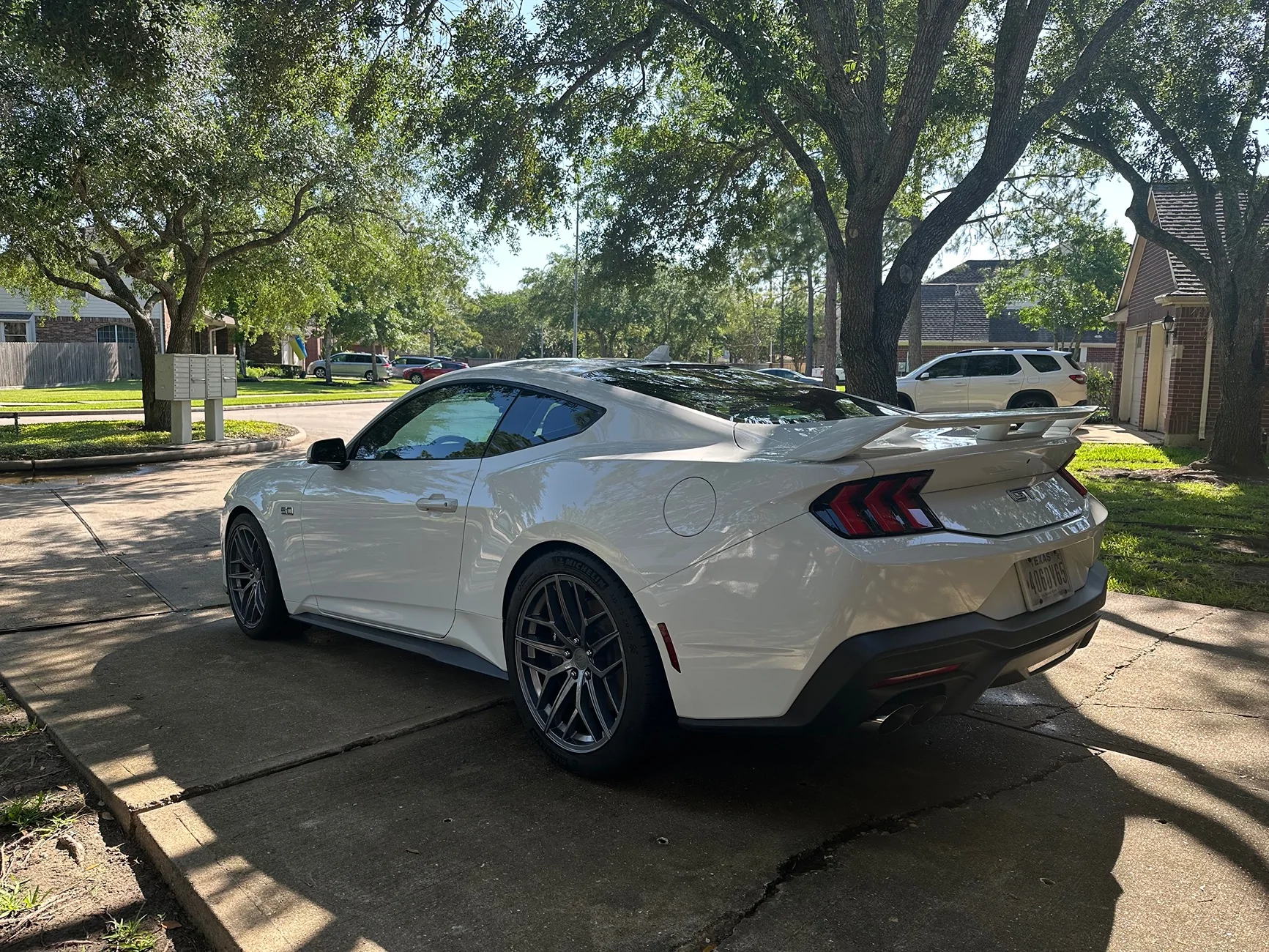 S650 Mustang 20's on stock magnaride suspension IMG_3727